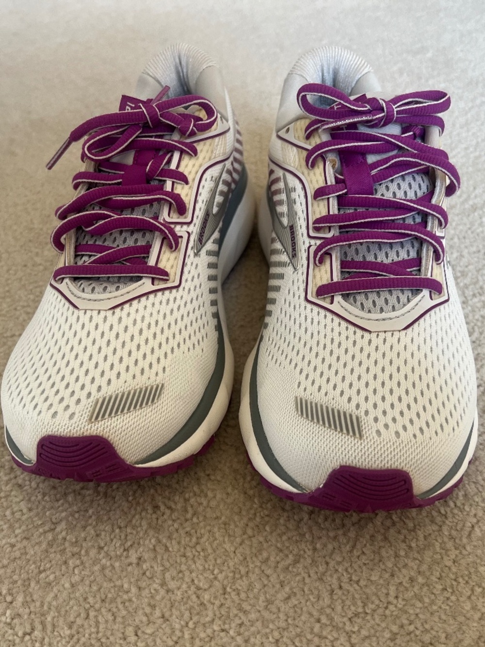 Brooks Ghost 10 Running Shoes Womens White Purple Size 10